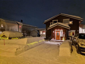Leilighet sentralt i Tromsø med parkering, egen inngang